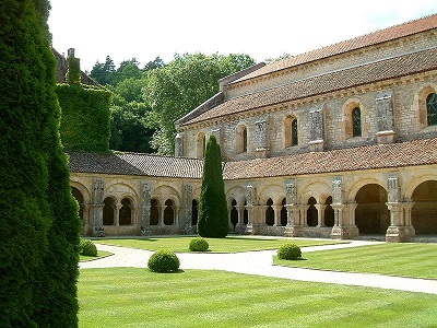 CRUCEROS BORGOÑA CANALES DE FRANCIA CRUCEROS FLUVIALES ABBAYE DE FONTENAY BOURGOGNE FRANCIA CRUCEROS PRIVADOS CRUCEROS DE LUJO